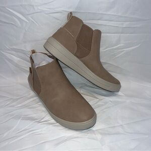 Ryka Water Repellent Warm Taupe Faux Leather Booties Women's Size 8 1/2
